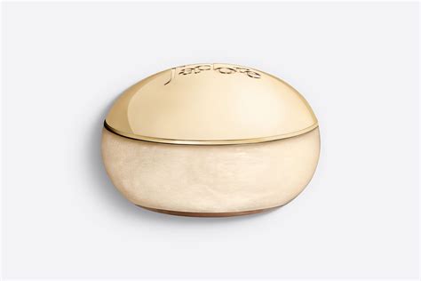 adore crema